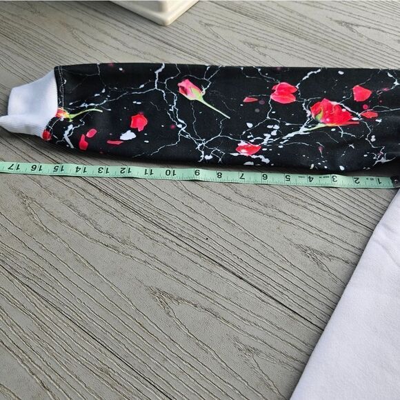 ROSE SLEEVE CREW SWEATSHIRT BY IMP RUE 21 brand new SIZE SMALL - Picture 16 of 16